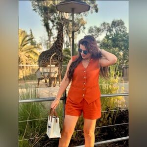 Red High-Waist Linen-Blend Women's Shorts